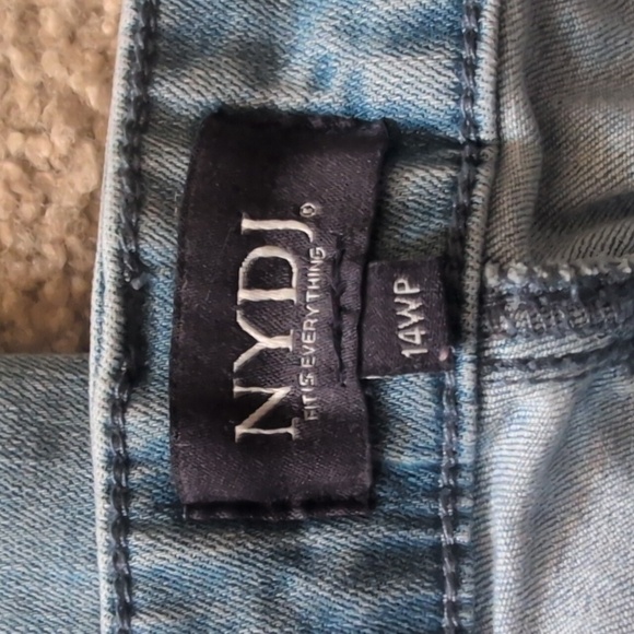 NYDJ Margot Girlfriend Light Wash Denim Jeans Size 14 W Petite - Picture 2 of 8